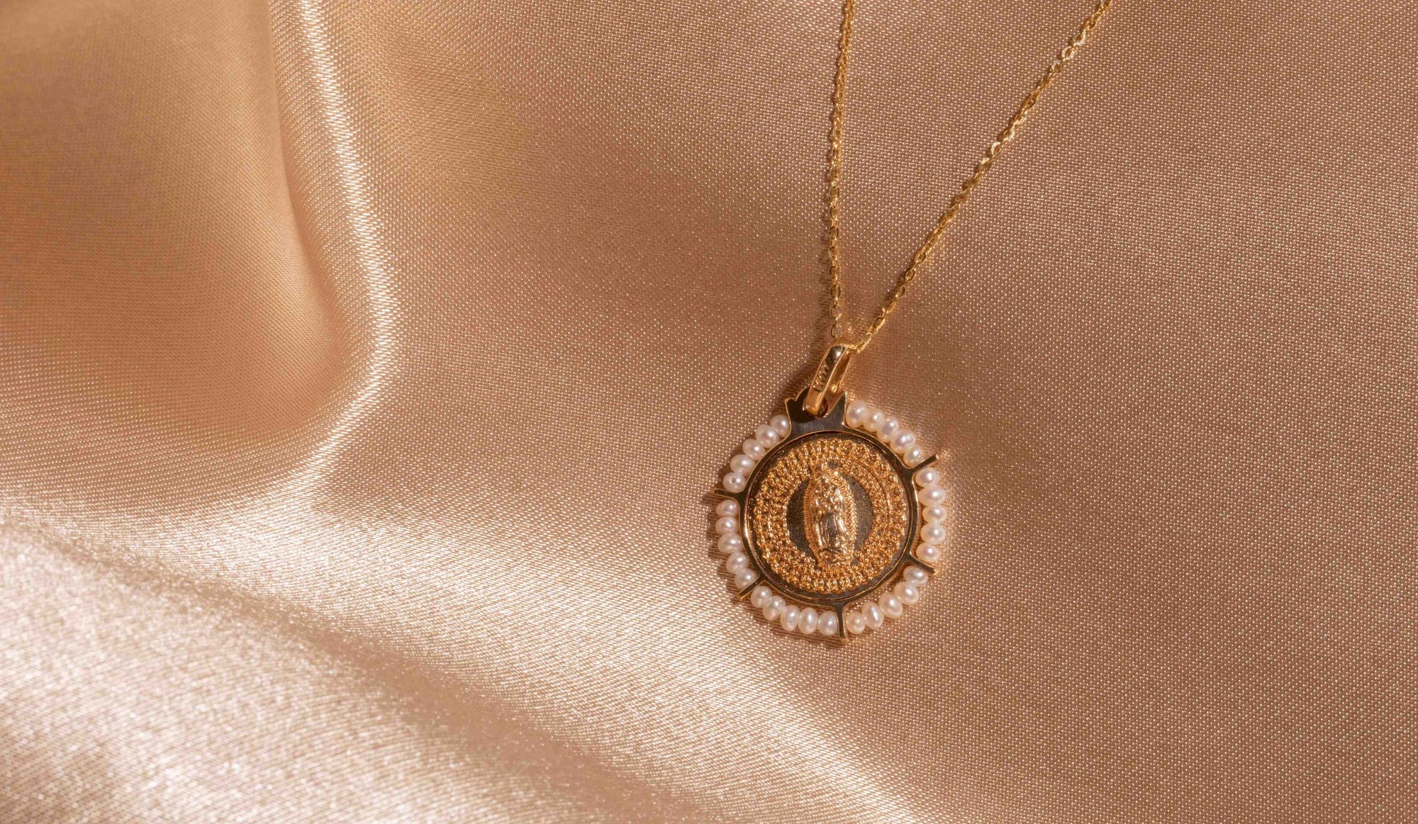 Virgen de Guadalupe Redonda con Perlas Mediana