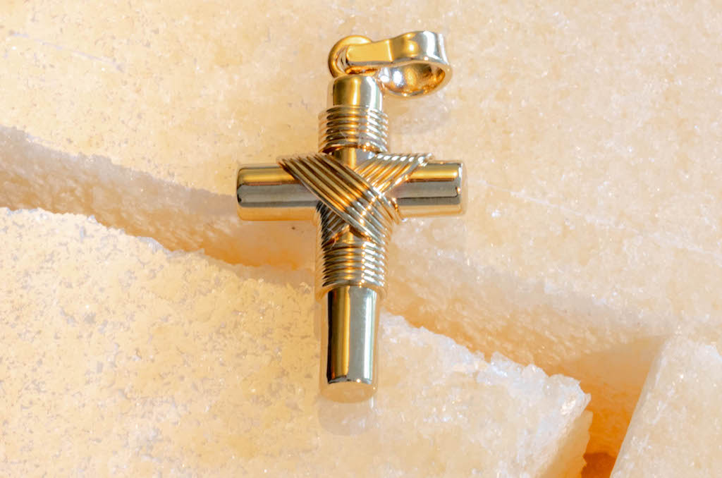 Cruz de oro Aurana Joyeria