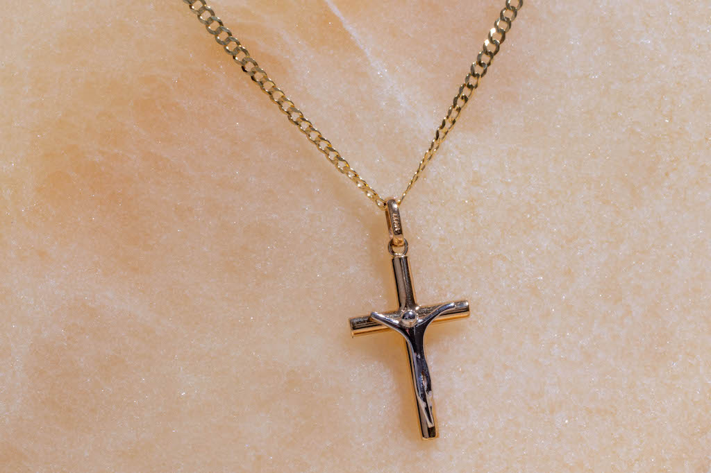 Cruz de oro Aurana Joyeria mejores precios